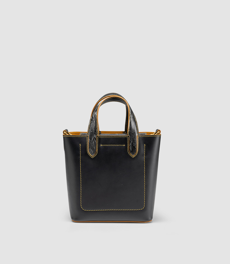 Viva - Vegetable Tanned Leather - Ink - Black | Cuoiofficine