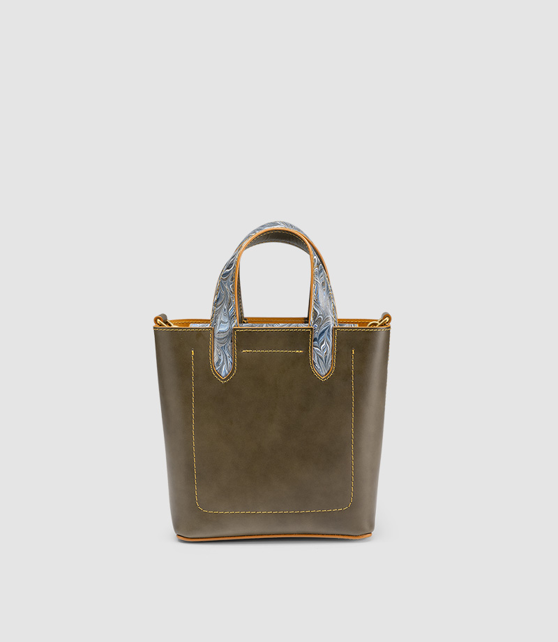 Viva - Vegetable Tanned Leather - Ink - Black | Cuoiofficine